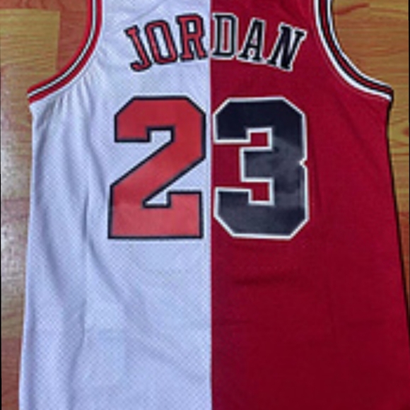 Chicago Bulls Michael Jordan Jersey - Picture 3 of 3
